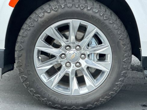 Used 2022 Chevrolet Suburban Premier image 47