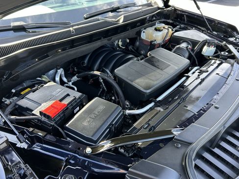 Used 2023 Chevrolet Tahoe Z71 w/ Z71 Off-Road Package image 30