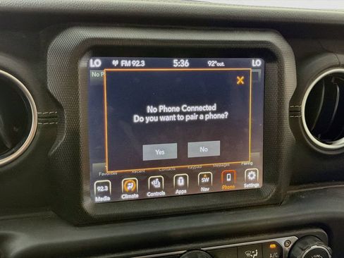 Used 2023 Jeep Wrangler Unlimited Sahara w/ Cold Weather Group AWD/4WD image 32