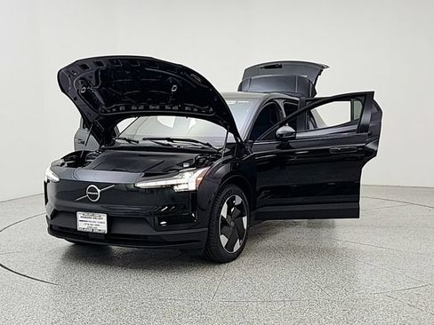 New 2026 Volvo EX30 Plus w/ Protection Package Premier AWD/4WD image 9