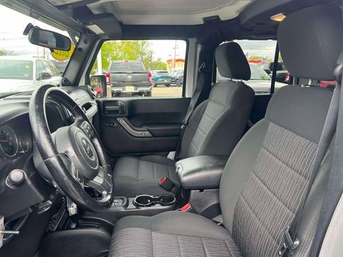 Used 2012 Jeep Wrangler Unlimited Sport AWD/4WD image 23