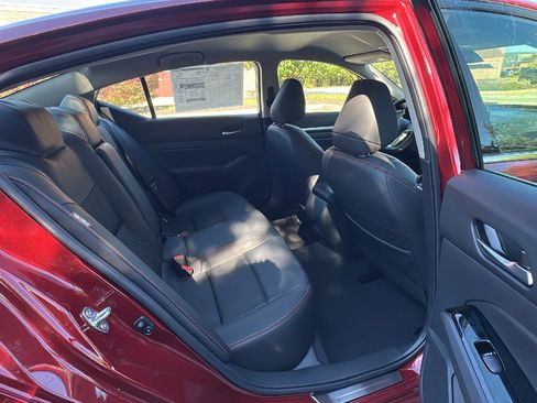 New 2025 Nissan Altima 2.5 SR image 13