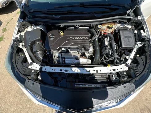 Used 2018 Chevrolet Cruze LS FWD image 19