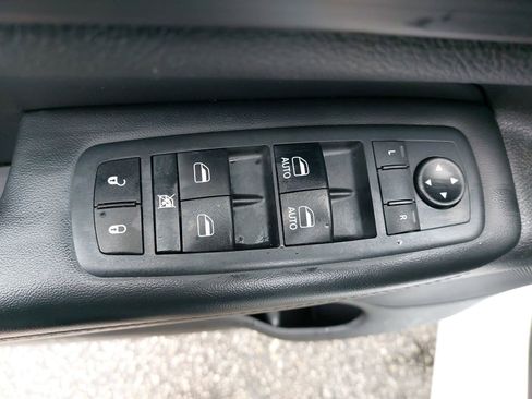 Used 2019 Jeep Grand Cherokee Altitude RWD image 29