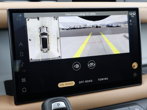 Used 2025 Land Rover Defender 130 X-Dynamic SE image 20