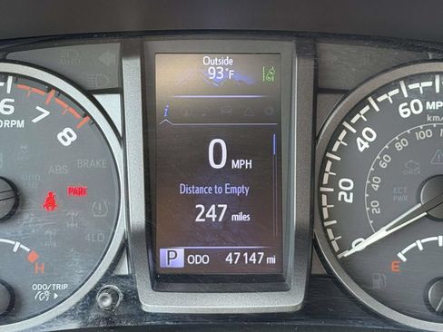 Certified 2019 Toyota Tacoma TRD Sport AWD/4WD image 10