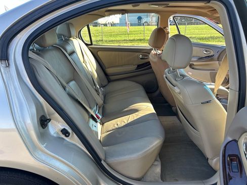 Used 2001 INFINITI I30 FWD image 19
