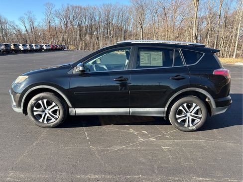 Used 2016 Toyota RAV4 LE image 4