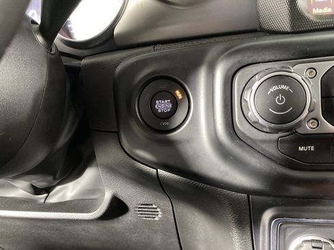 Used 2022 Jeep Wrangler Unlimited Sport AWD/4WD image 26