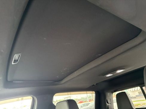 Used 2020 GMC Sierra 1500 AT4 w/ AT4 Premium Package AWD/4WD image 18