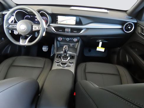 New 2025 Alfa Romeo Stelvio Sprint w/ Convenience Package AWD/4WD image 15