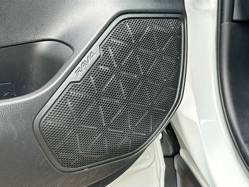 Used 2022 Toyota RAV4 XLE w/ Convenience Package FWD image 21