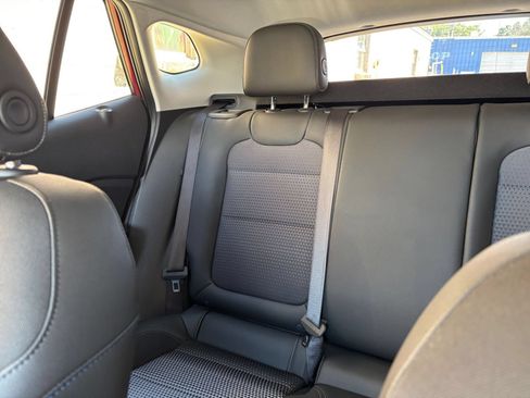 Used 2025 Chevrolet Trax LT FWD image 39