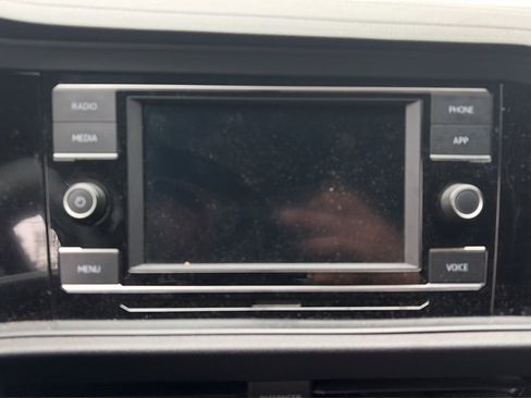 Used 2022 Volkswagen Jetta Sport image 7