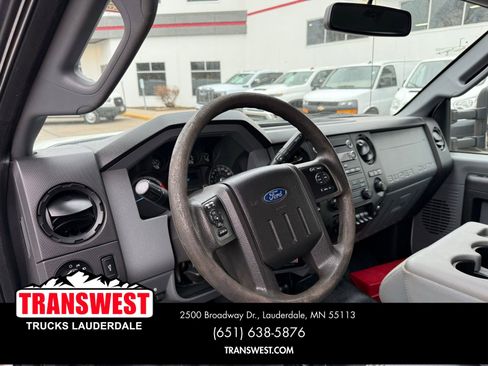 Used 2016 Ford F550 XL image 4