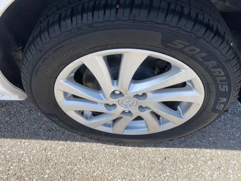 Used 2012 MAZDA MAZDA5 Sport FWD image 29