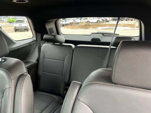 Used 2023 Chevrolet Traverse LT image 30