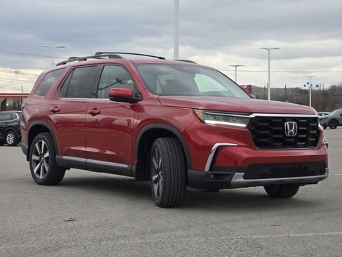 New 2025 Honda Pilot Touring image 18