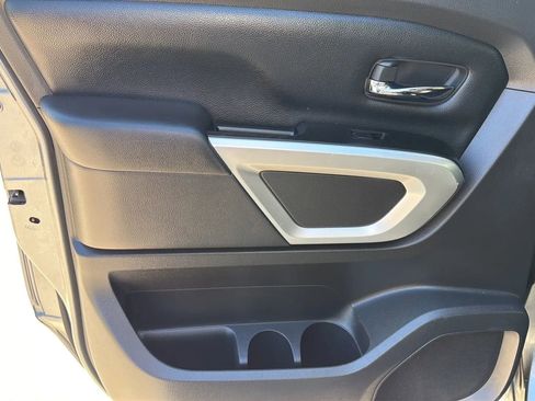 Used 2018 Nissan Titan SV RWD image 15