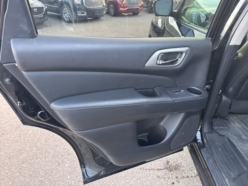 Used 2018 Nissan Pathfinder SL w/ SL Premium Package image 18
