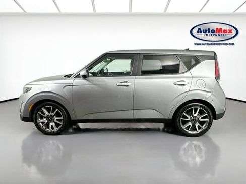Used 2024 Kia Soul EX w/ Option Group 015 FWD image 9