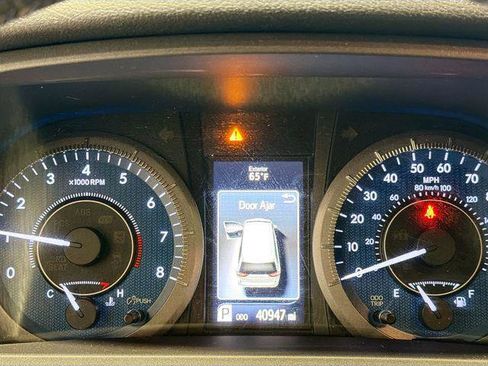 Certified 2018 Toyota Sienna XLE FWD image 10