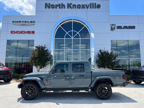 Used 2025 Jeep Gladiator Mojave AWD/4WD image 2