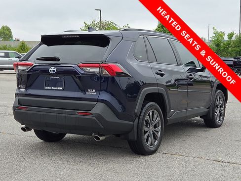 Used 2022 Toyota RAV4 XLE Premium AWD/4WD image 5