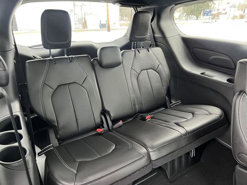 New 2026 Chrysler Pacifica Select w/ S Appearance Package image 34