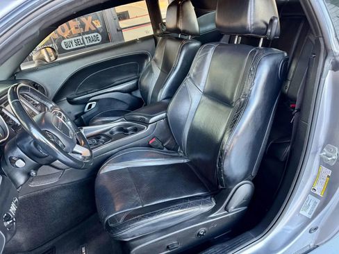 Used 2015 Dodge Challenger SXT Plus image 18