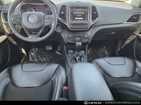 Used 2019 Jeep Cherokee Trailhawk w/ Cold Weather Group AWD/4WD image 26