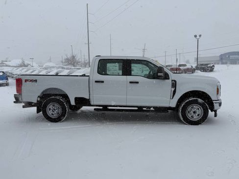 Used 2024 Ford F250 XL w/ XL Chrome Package image 6