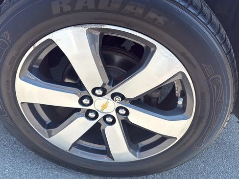 Used 2019 Chevrolet Traverse LT w/ LT Premium Package AWD/4WD image 6