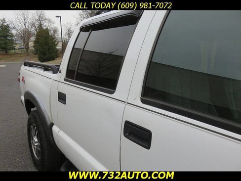 Used 2002 Chevrolet S10 Pickup LS w/ ZR5 Appearance Pkg AWD/4WD image 24