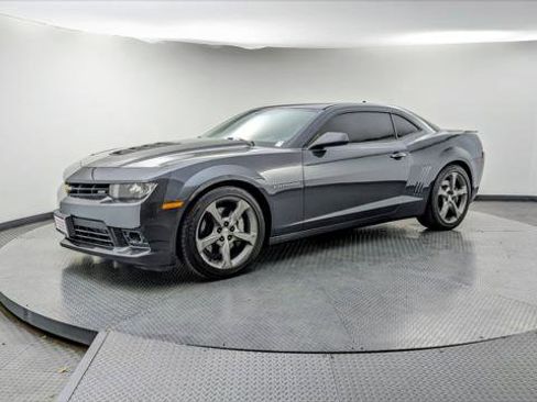 Used 2015 Chevrolet Camaro SS image 2