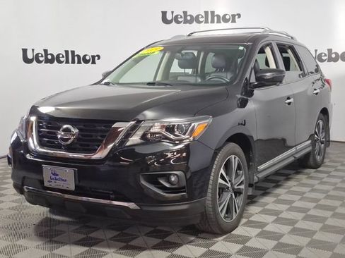 Used 2019 Nissan Pathfinder Platinum FWD image 3