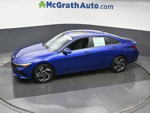Used 2024 Hyundai Elantra Limited image 19