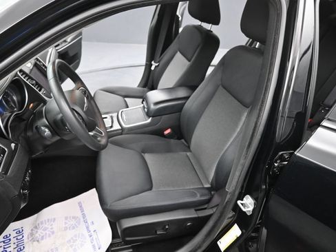 Used 2022 Chrysler 300 Touring w/ Sport Appearance Package RWD image 19