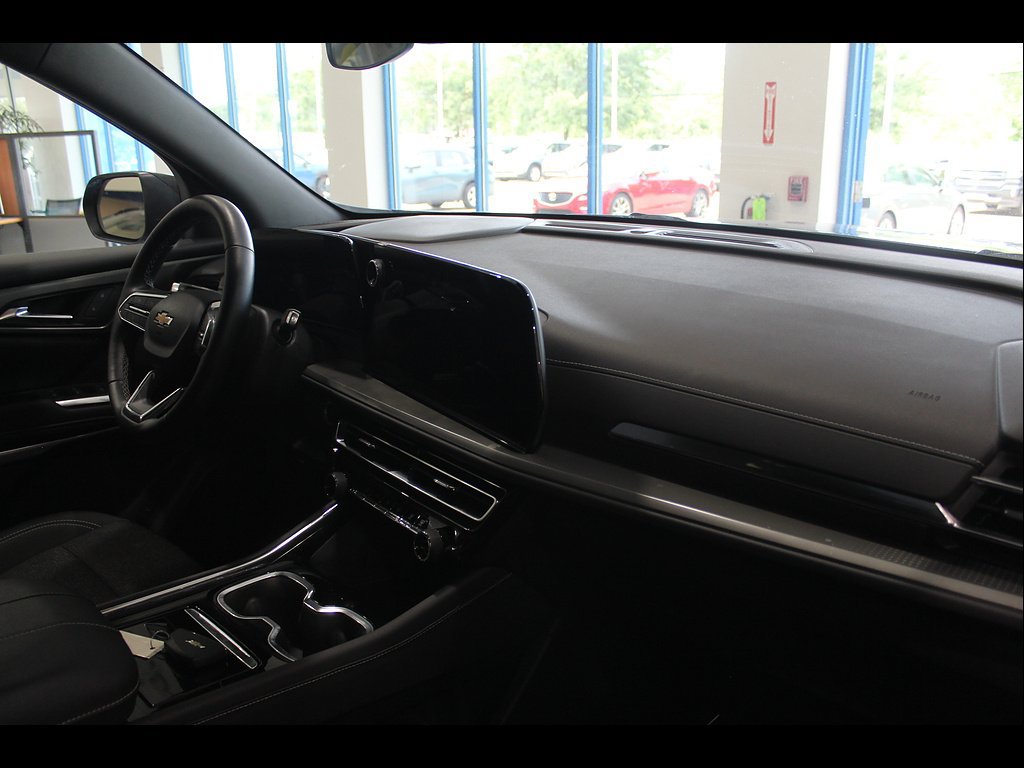 Used 2024 Chevrolet Traverse LS FWD image 23