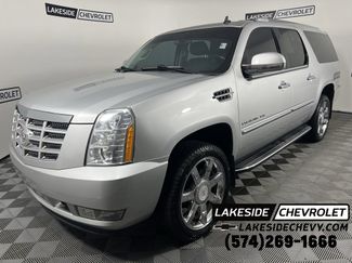 Used 2011 Cadillac Escalade ESV Luxury image 1
