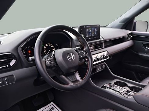 Used 2024 Honda Pilot TrailSport image 16