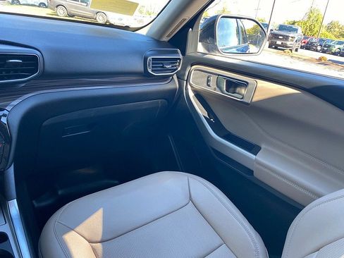 Certified 2021 Ford Explorer Limited w/ Equipment Group 301A image 48