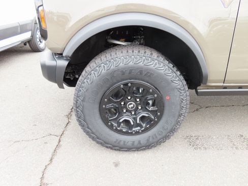 New 2025 Ford Bronco Badlands w/ Sasquatch Package image 7