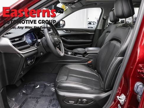 Used 2022 Jeep Grand Cherokee Limited 4xe w/ Luxury Tech Group II AWD/4WD image 14
