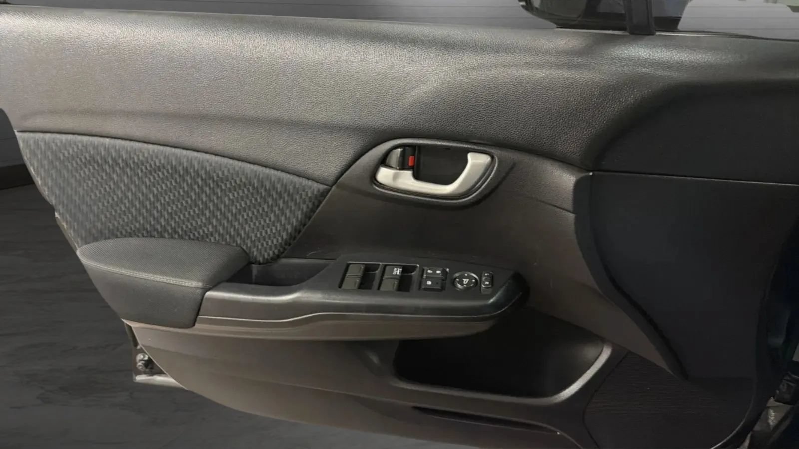 Used 2015 Honda Civic SE image 21