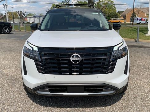 New 2026 Nissan Pathfinder Platinum image 3