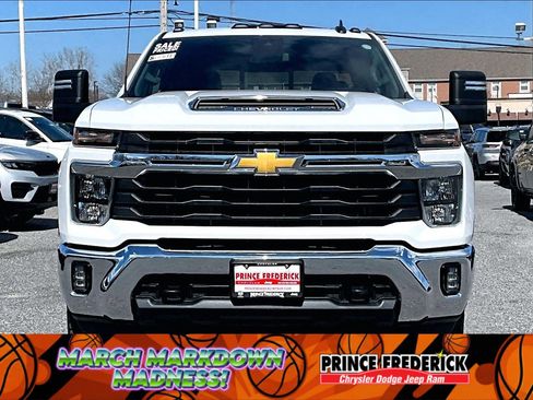 Used 2026 Chevrolet Silverado 2500 LT image 2