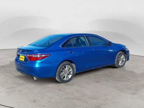 Used 2017 Toyota Camry SE FWD image 5