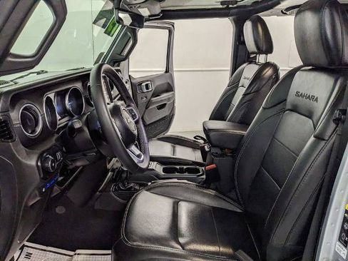 Used 2023 Jeep Wrangler Unlimited Sahara AWD/4WD image 15