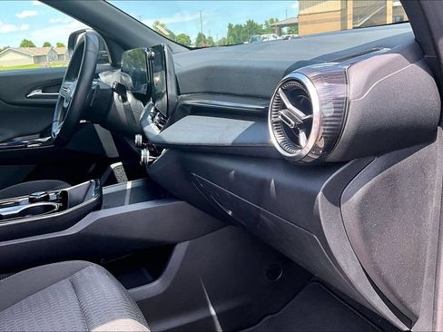 Used 2026 Chevrolet Equinox LT FWD image 14